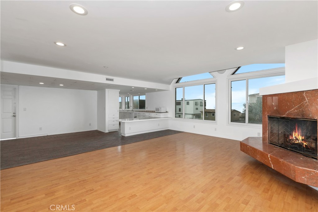 16585 Pacific Coast Property Photo 5