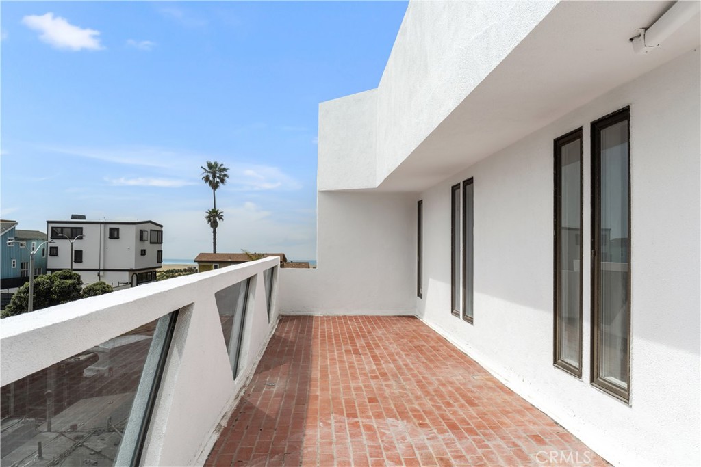 16585 Pacific Coast Property Photo 9