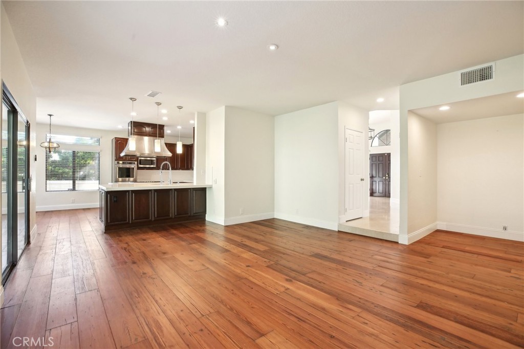25682 Nottingham Court Property Photo 13