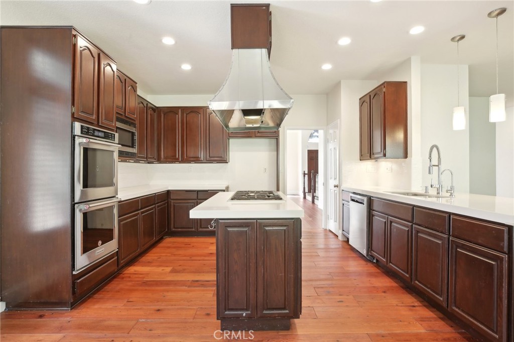 25682 Nottingham Court Property Photo 18