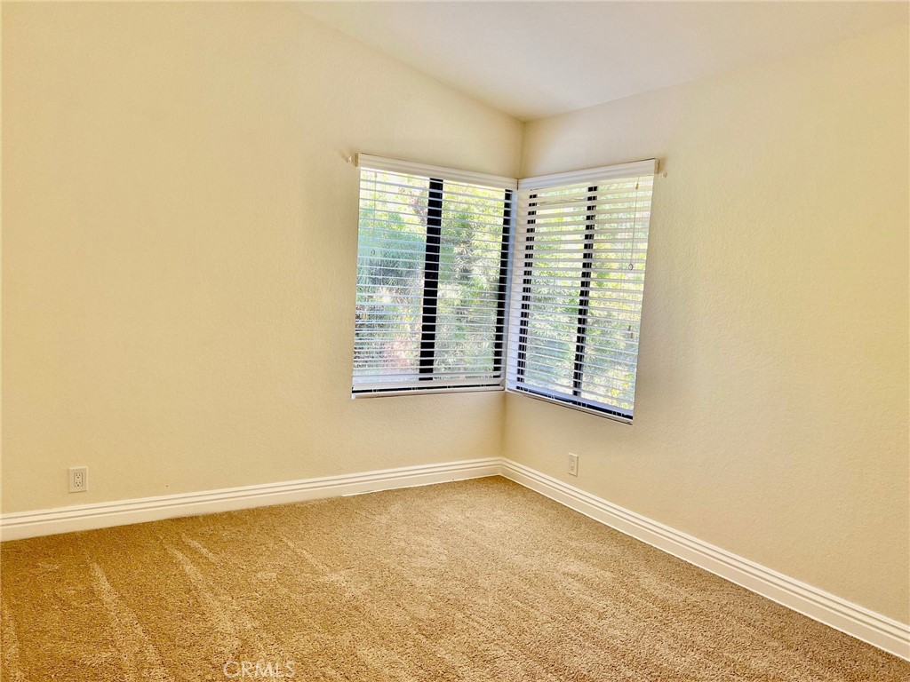 25682 Nottingham Court Property Photo 29