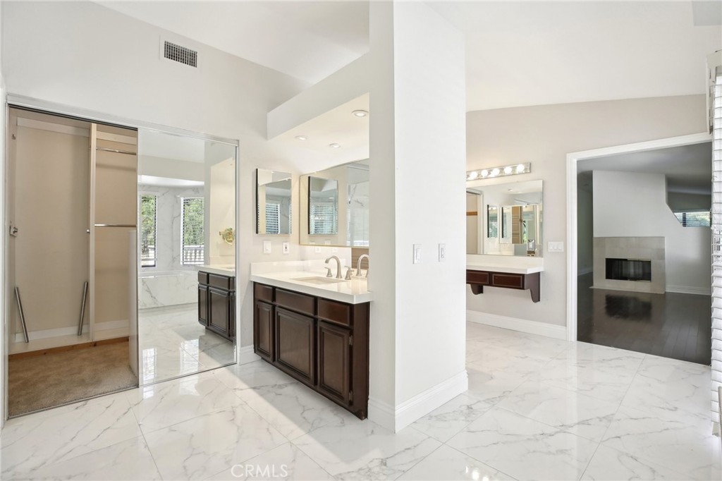 25682 Nottingham Court Property Photo 39
