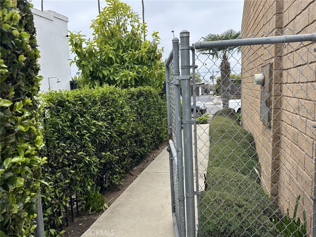 612 S Coast Hwy Property Photo 11