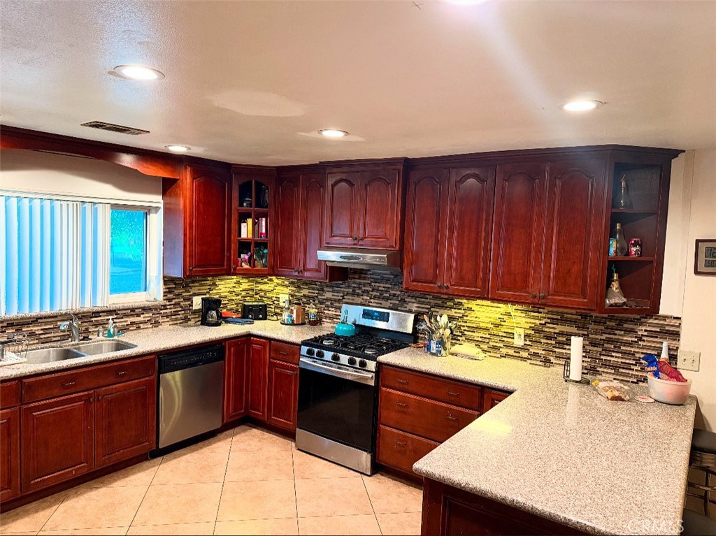 3405 N Mayfield Avenue Property Photo 2