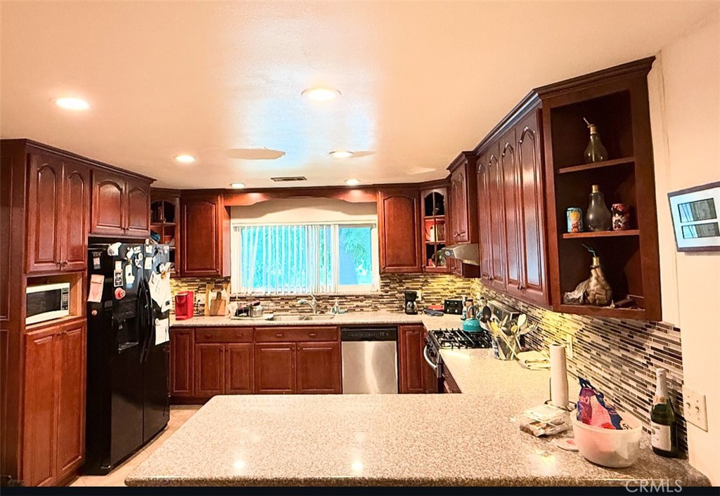 3405 N Mayfield Avenue Property Photo 3