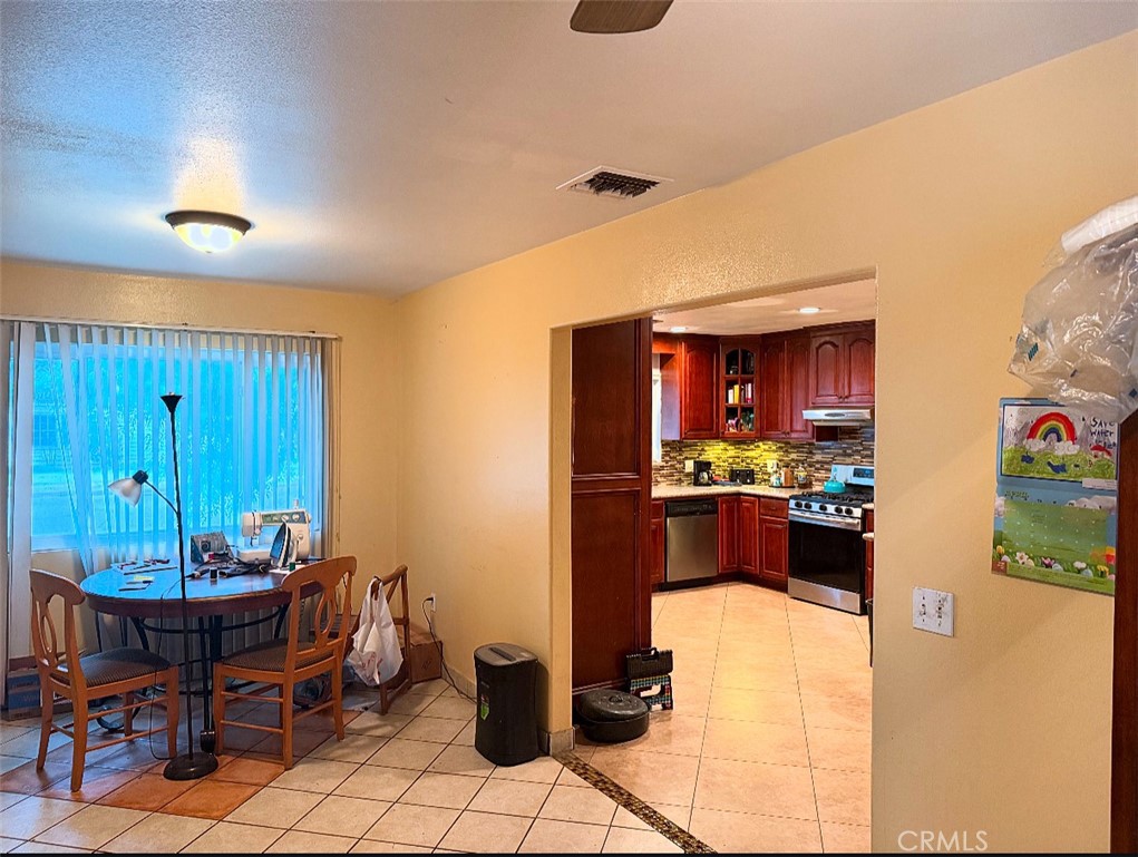 3405 N Mayfield Avenue Property Photo 5