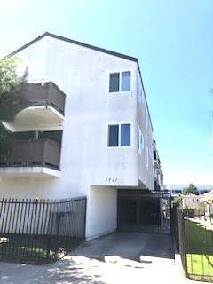 1711 Chestnut Avenue Property Photo