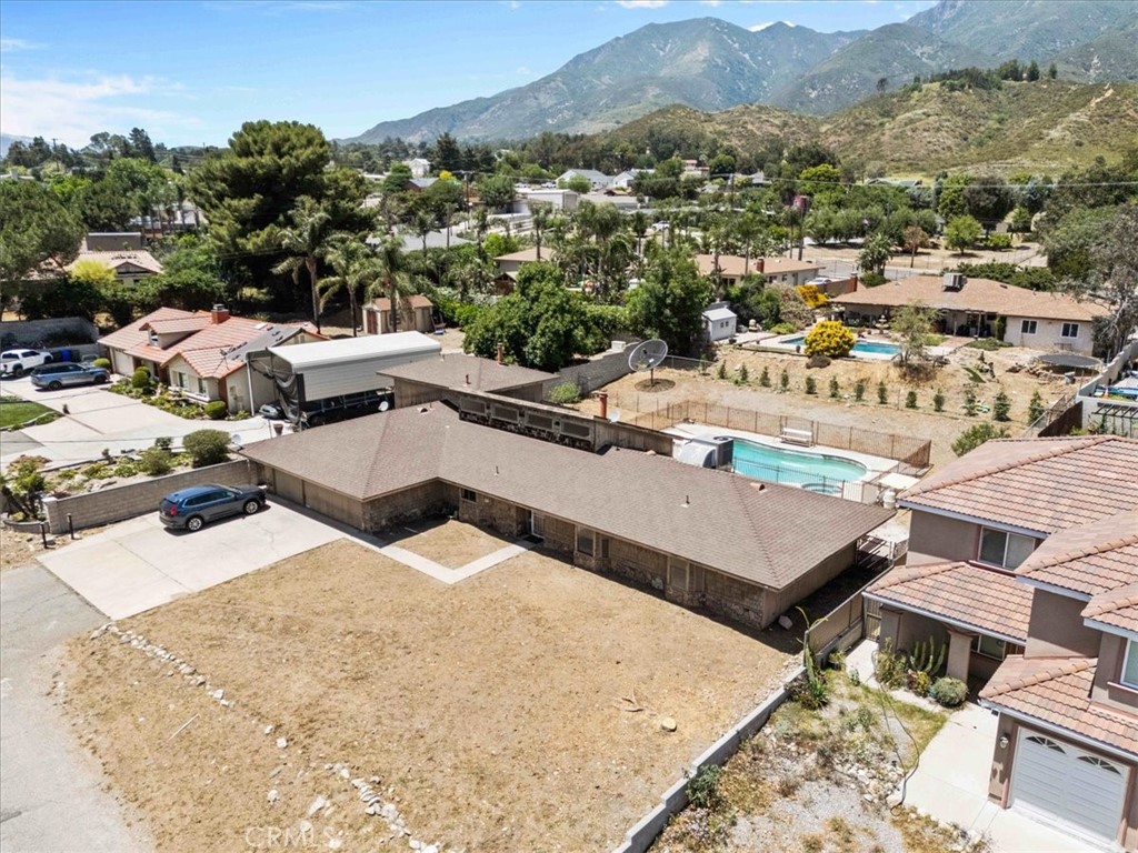 18510 Santa Fe Avenue Property Photo 2