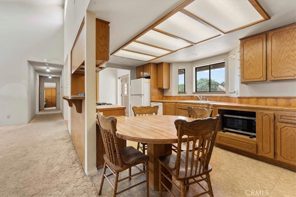 18510 Santa Fe Avenue Property Photo 8