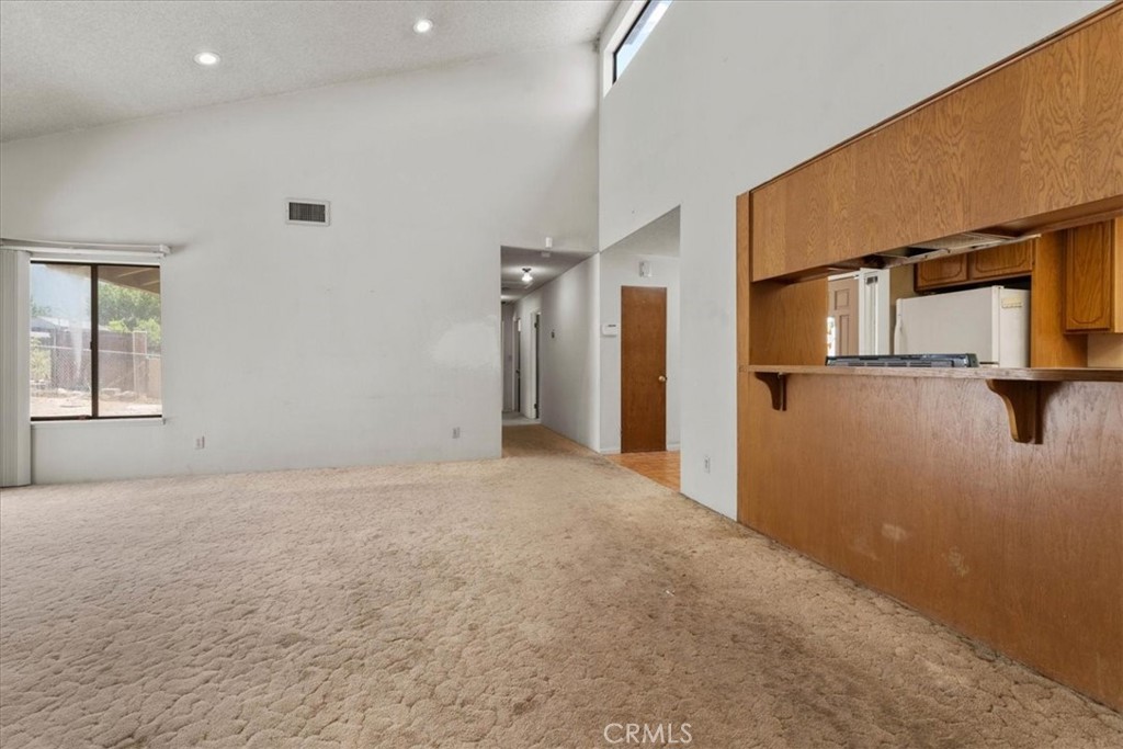 18510 Santa Fe Avenue Property Photo 10