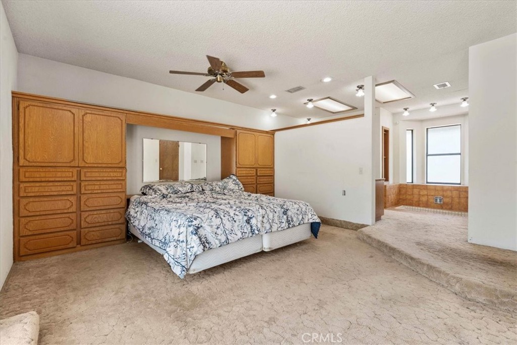 18510 Santa Fe Avenue Property Photo 15
