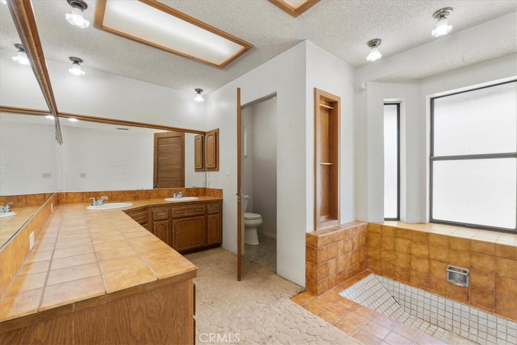 18510 Santa Fe Avenue Property Photo 18