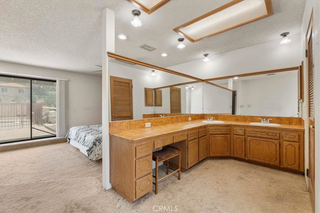 18510 Santa Fe Avenue Property Photo 19