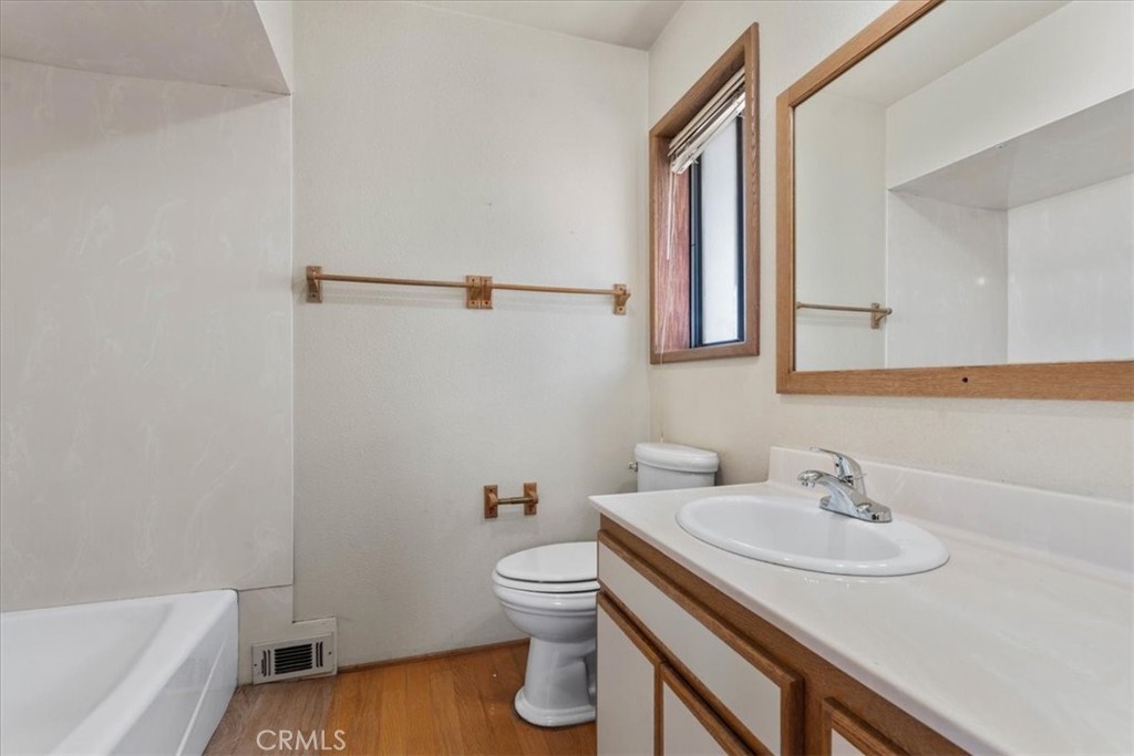 18510 Santa Fe Avenue Property Photo 25