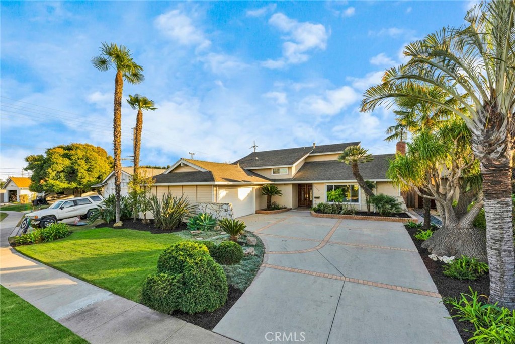 10460 Teal Circle Property Photo