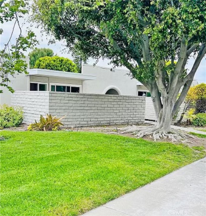 2328 Via Mariposa W T Property Photo 1