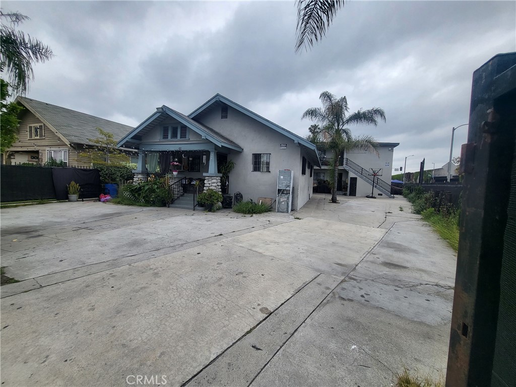 340 W 62nd Street Property Photo 1