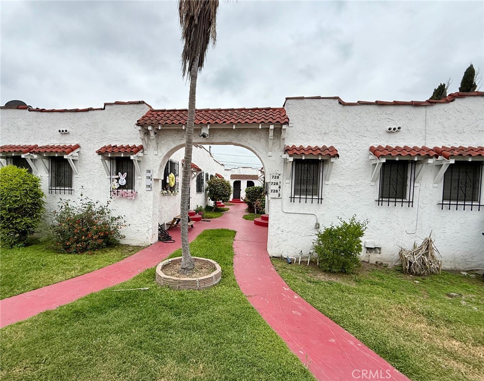 726 W 76th Street Property Photo 1