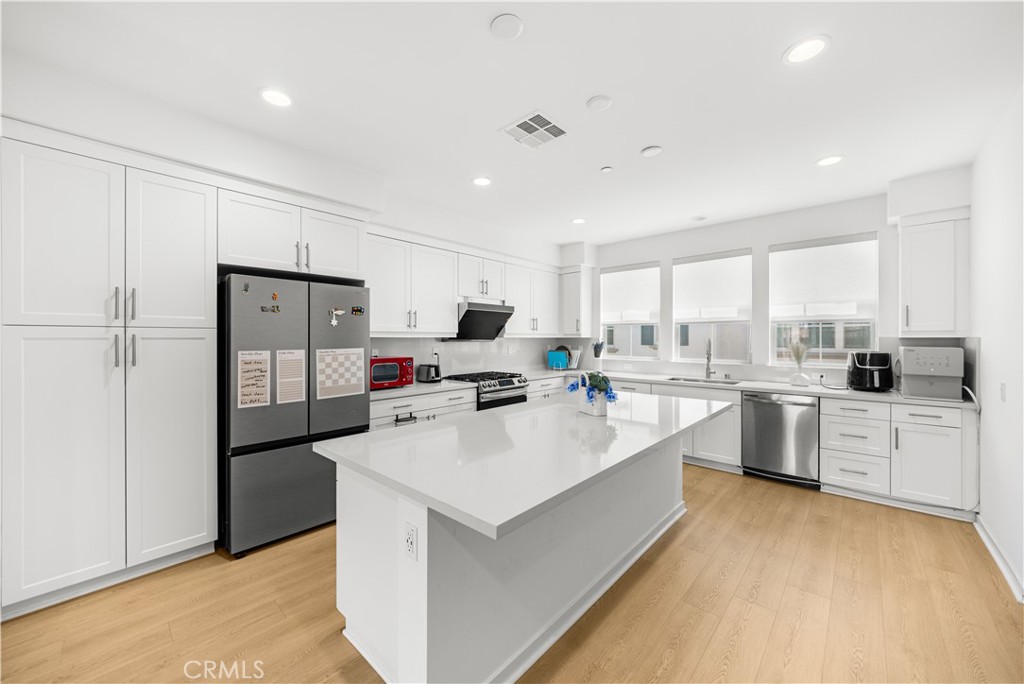 207 Colby Circle Property Photo 1