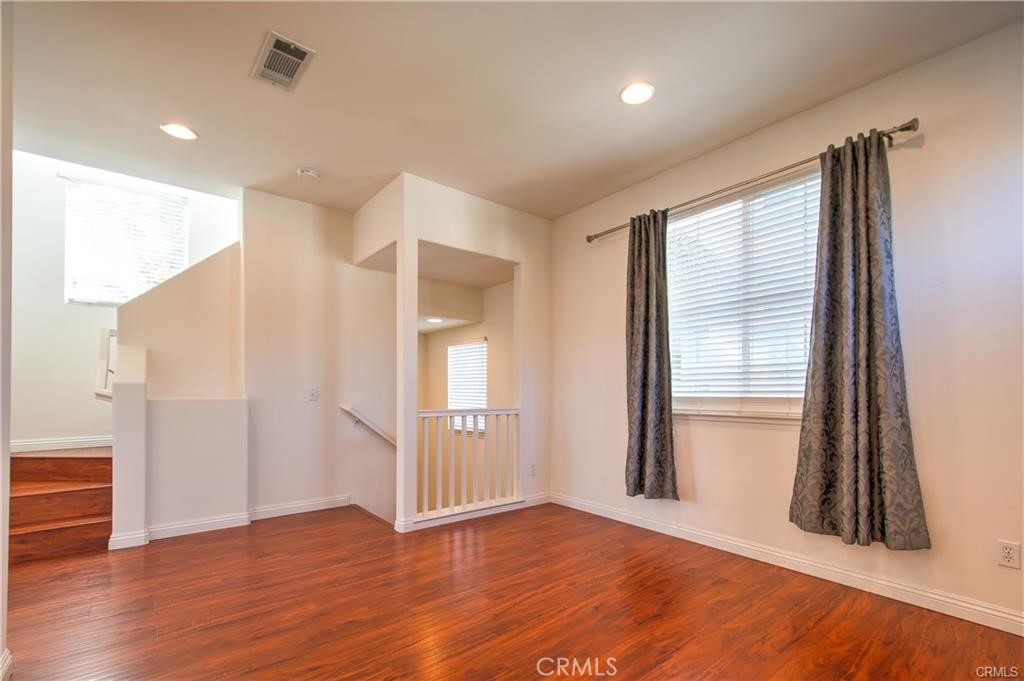 8 Silvermaple Property Photo 11