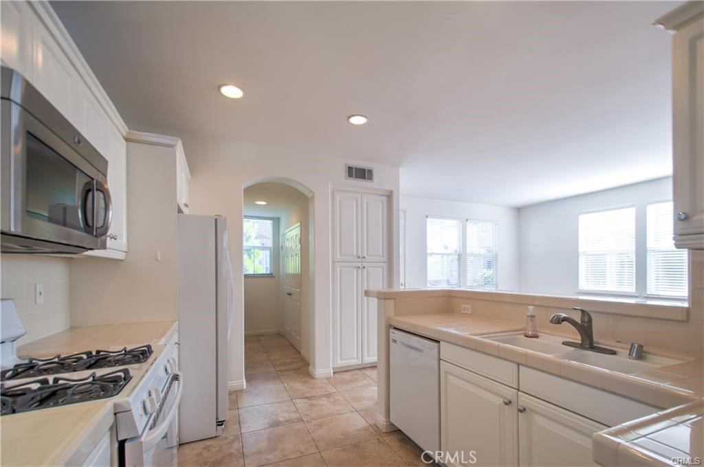 8 Silvermaple Property Photo 15