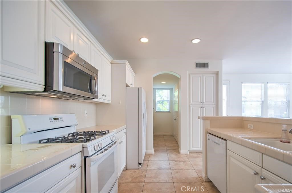 8 Silvermaple Property Photo 16