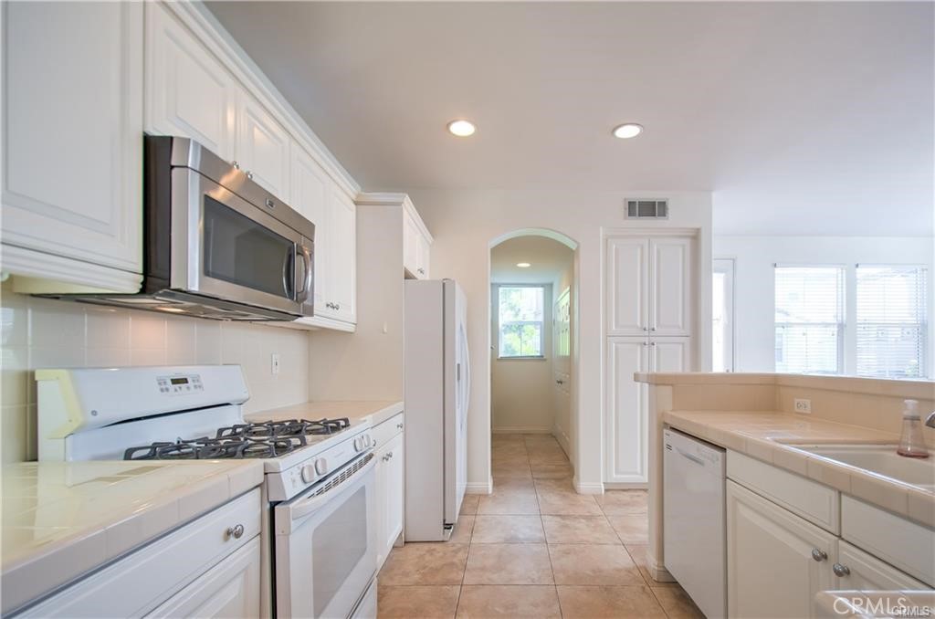 8 Silvermaple Property Photo 17