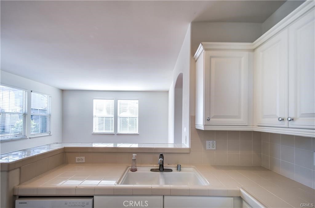 8 Silvermaple Property Photo 18