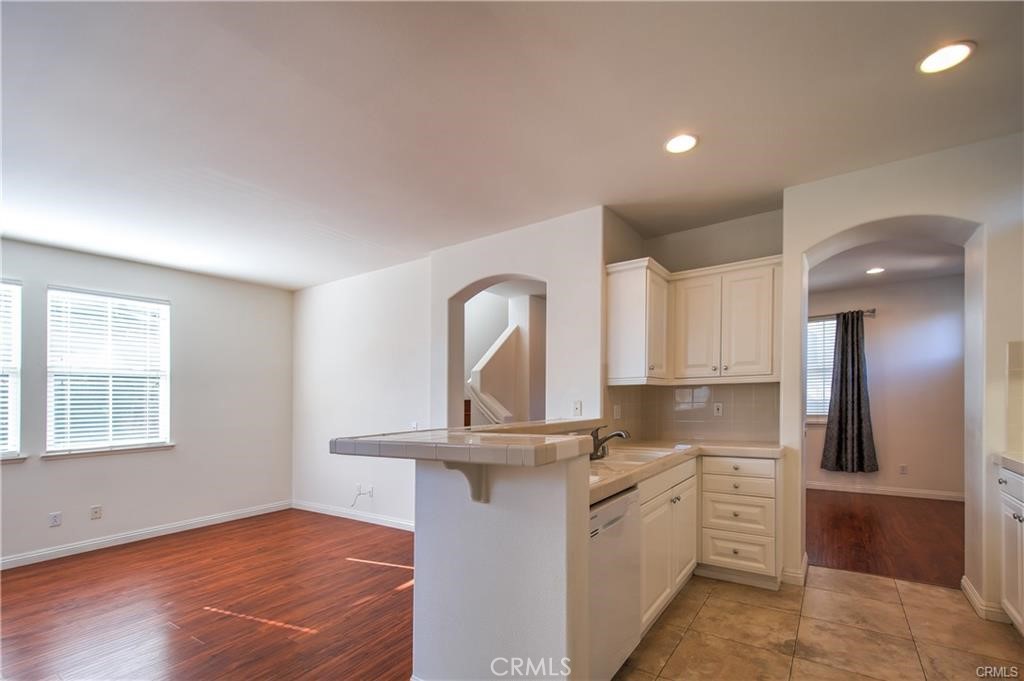 8 Silvermaple Property Photo 21