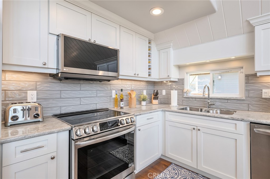 27550 North Bay Road Property Photo 18