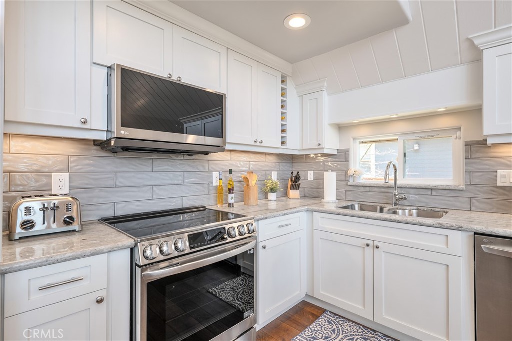 27550 North Bay Road Property Photo 18