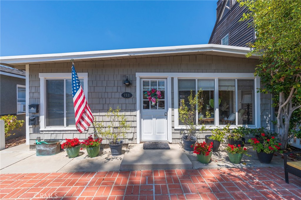 711 Goldenrod Avenue Property Photo