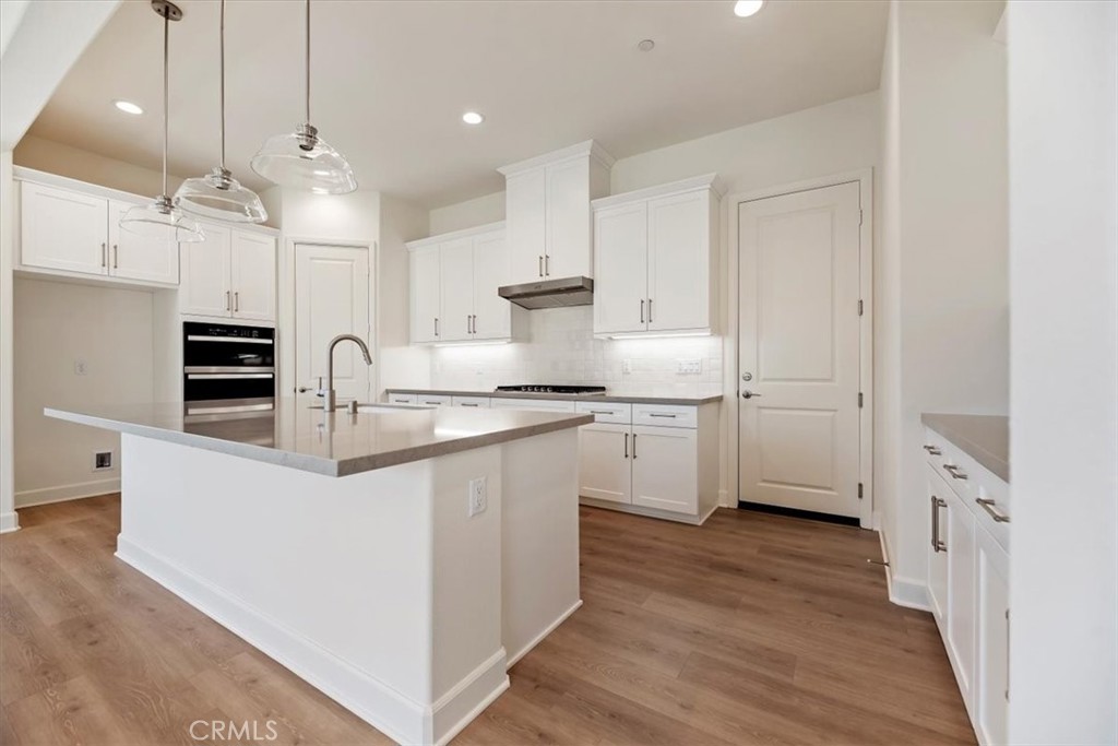 1432 Moore Street Property Photo 5