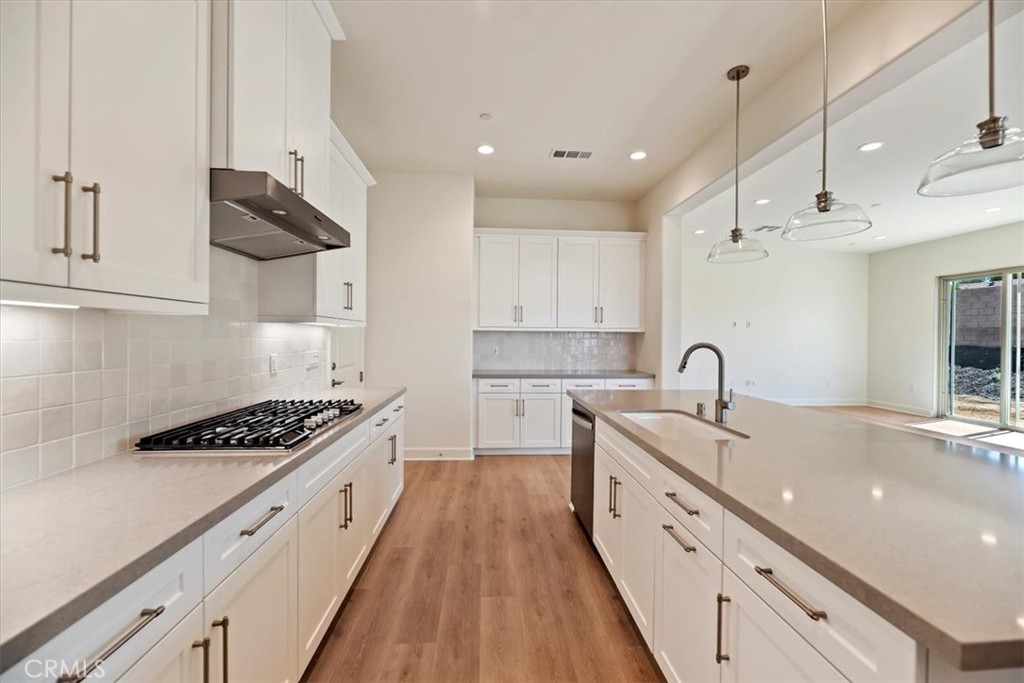 1432 Moore Street Property Photo 7