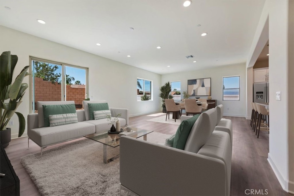 1432 Moore Street Property Photo 9