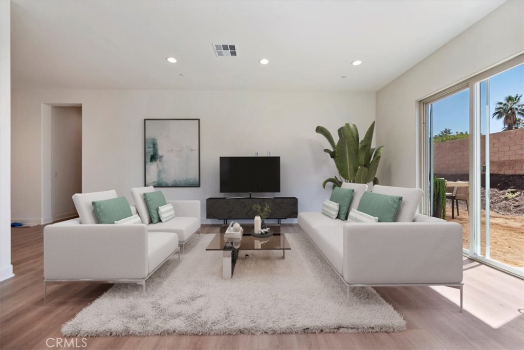 1432 Moore Street Property Photo 11