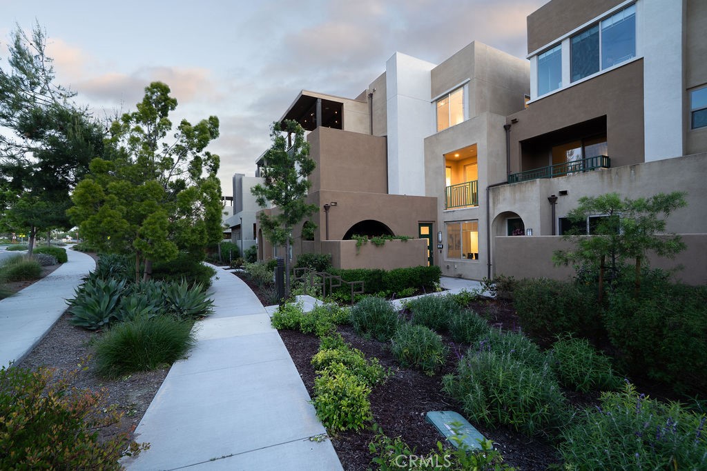 122 Cadence Property Photo 2