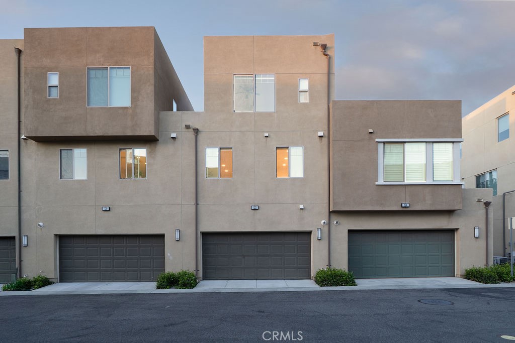 122 Cadence Property Photo 3