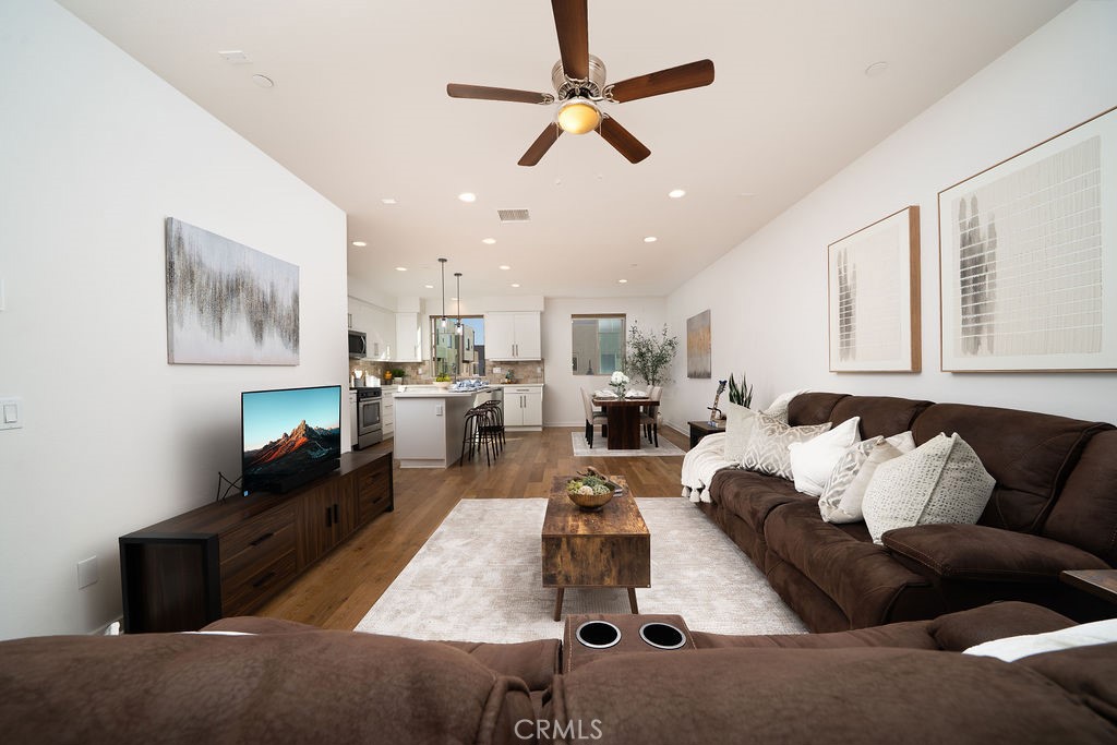 122 Cadence Property Photo 8