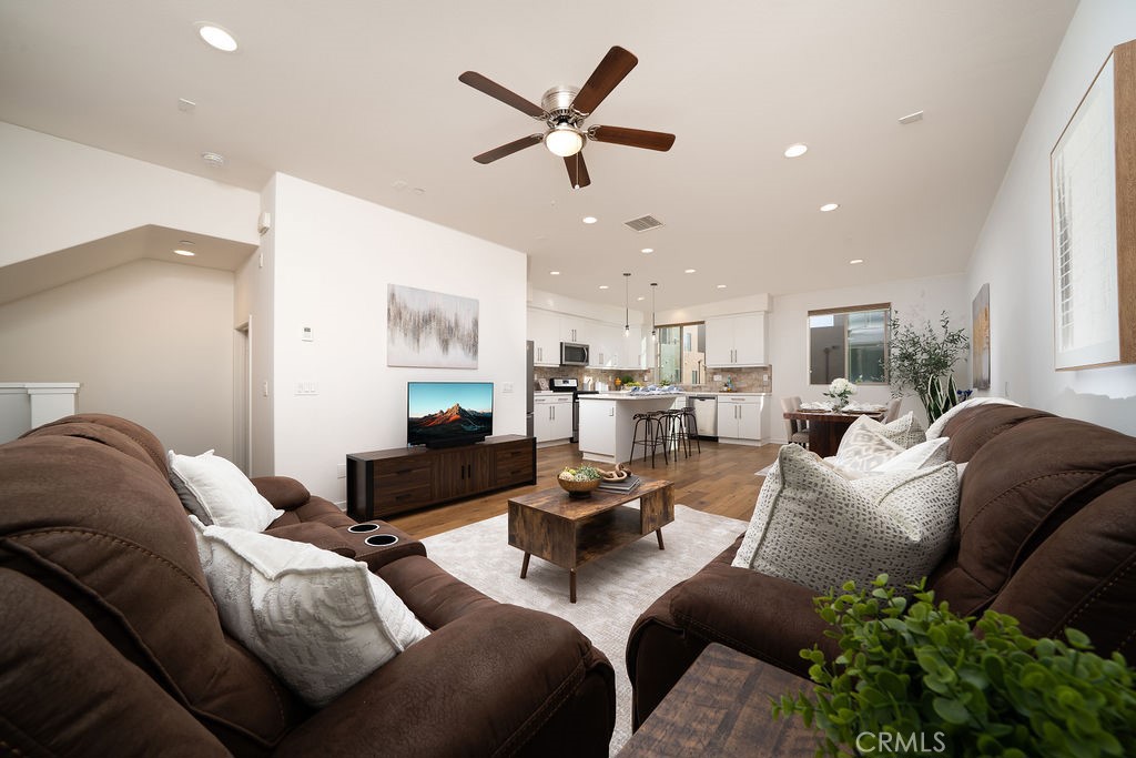 122 Cadence Property Photo 9