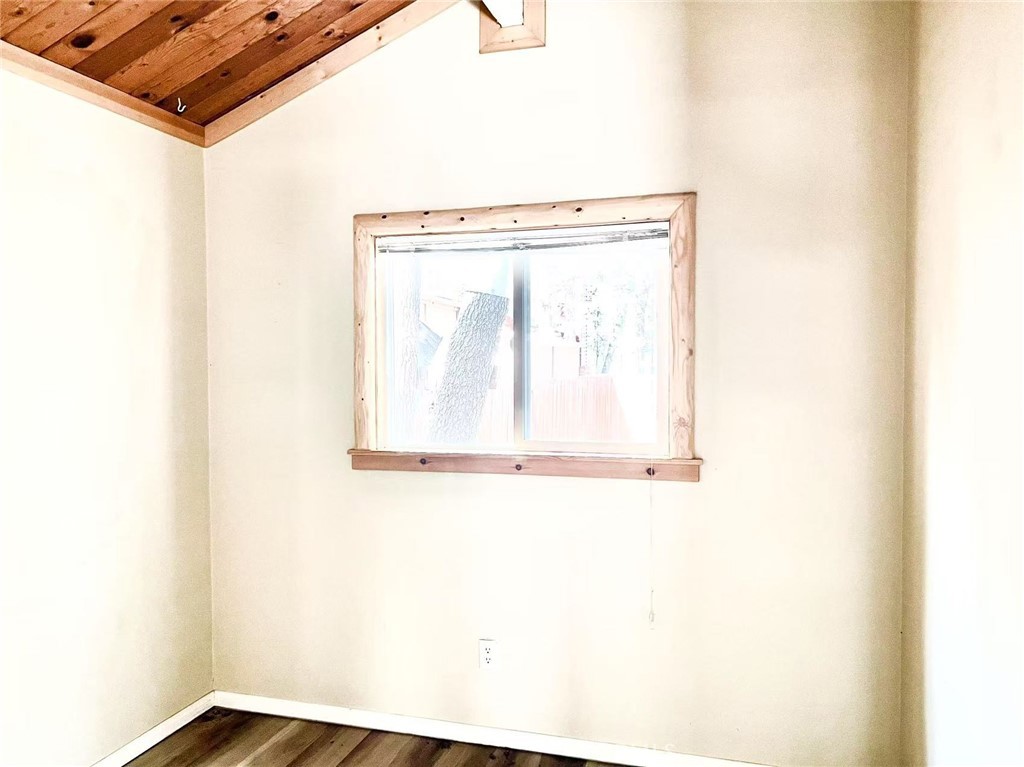 464 Los Angeles Property Photo 14