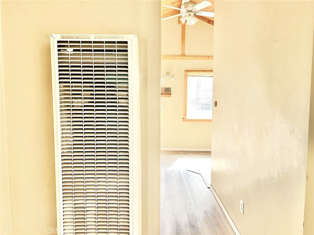 464 Los Angeles Property Photo 18