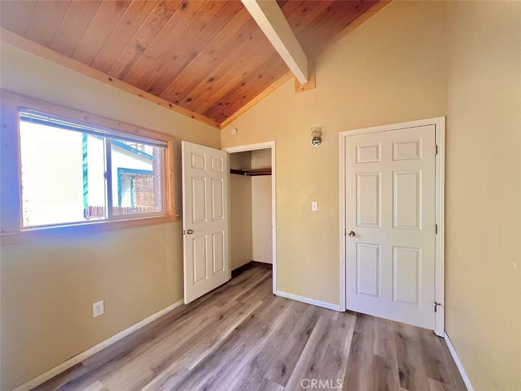 464 Los Angeles Property Photo 23