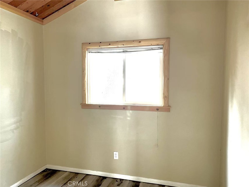 464 Los Angeles Property Photo 25