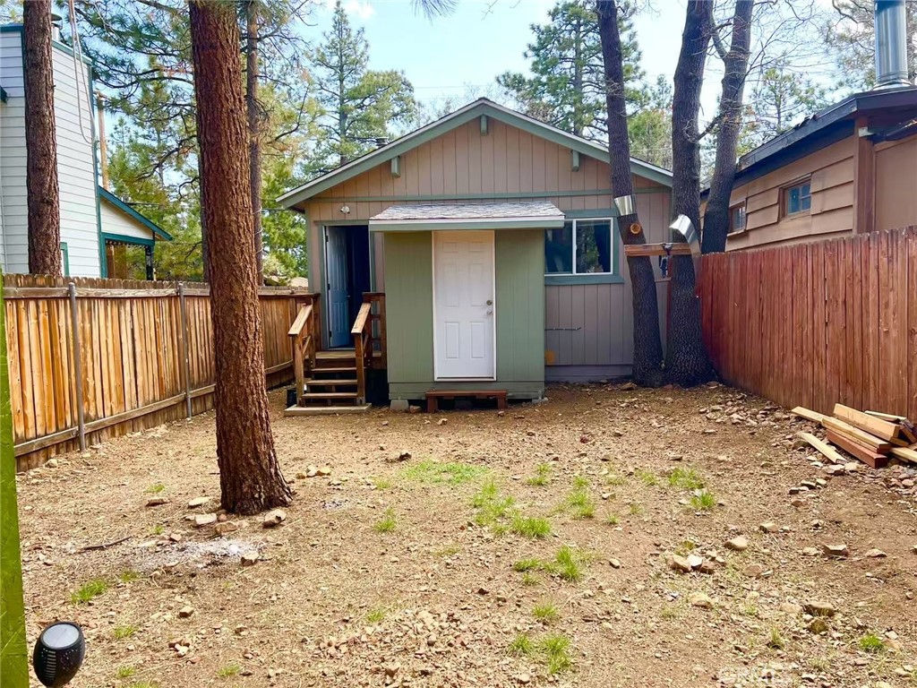 464 Los Angeles Property Photo 33