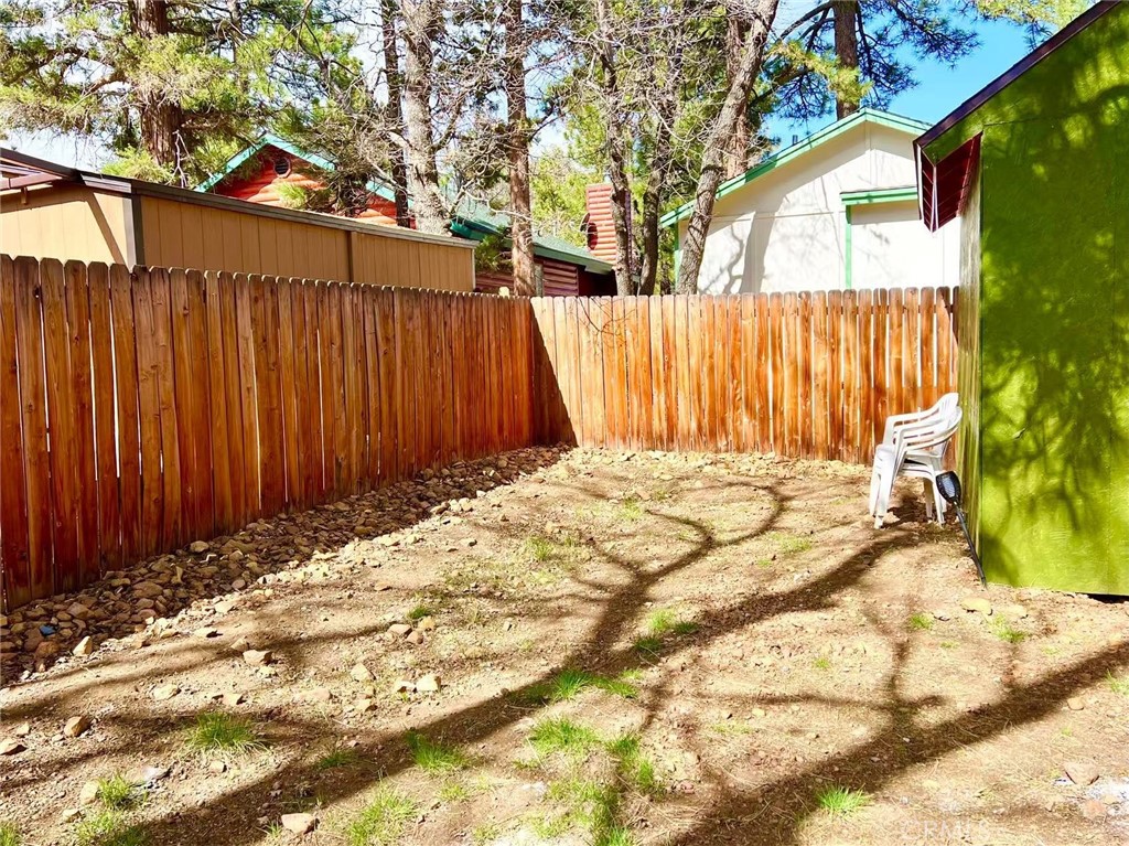 464 Los Angeles Property Photo 34