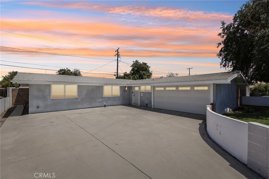1048 N Loara Street Property Photo 1