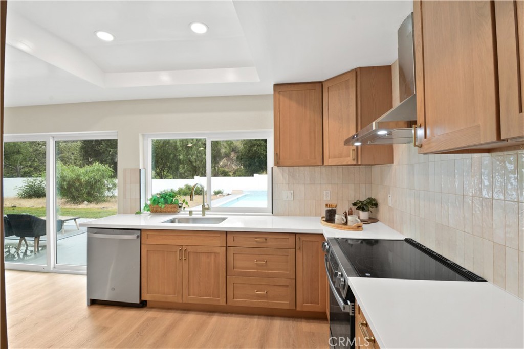 2583 King Way Property Photo 1