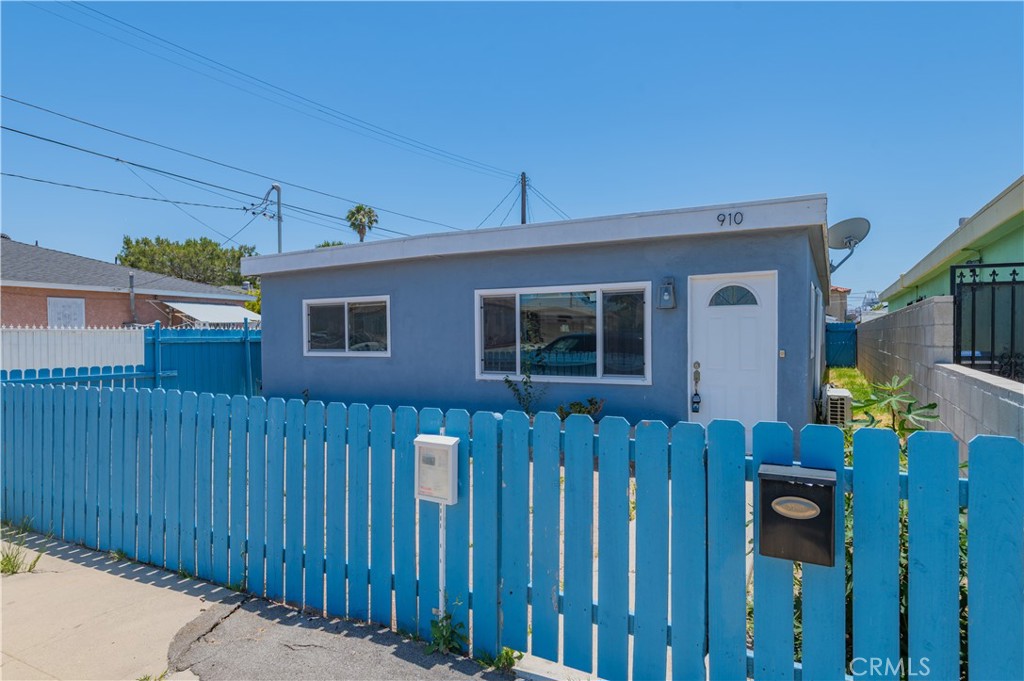 910 Craven Street Property Photo 1