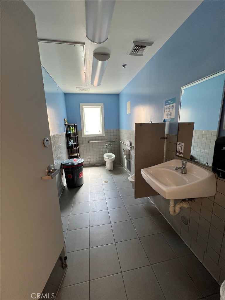 6348 Seville Avenue Property Photo 17